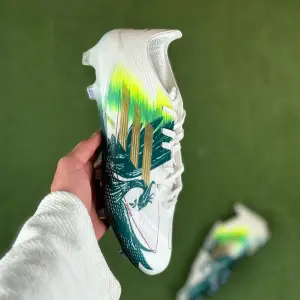 f50 سفید سبز اژدها